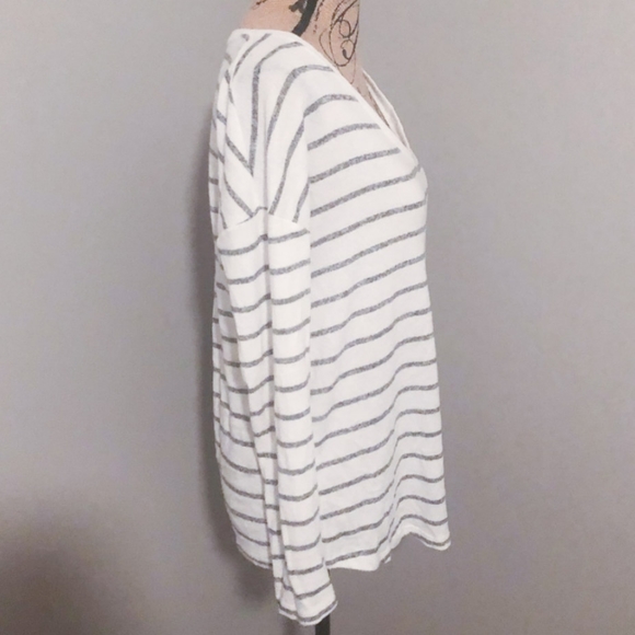 A New Day Women's White and Gray Striped V Neck Long Sleeve Sweater Size XL - Picture 6 of 12